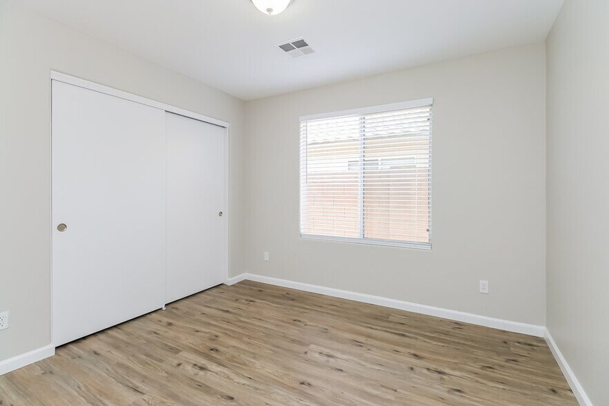 Building Photo - 3341 W Yellow Peak Dr