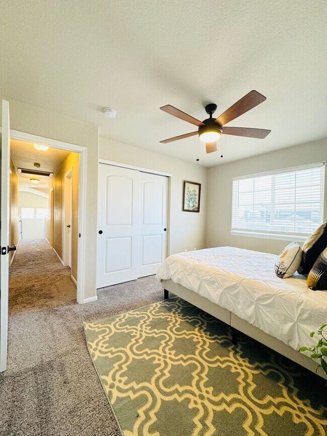 Building Photo - Spacious 3 bed/ 2.5 bath House In Severance