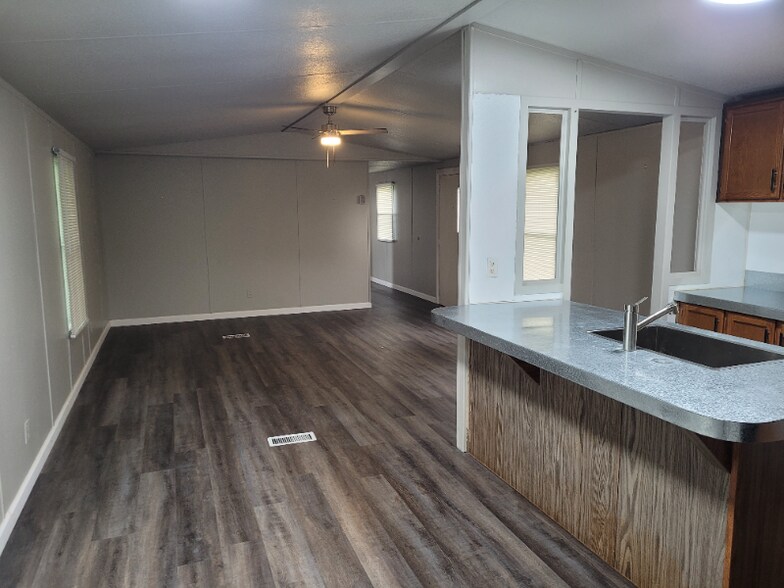 Building Photo - 7530 KY-1247