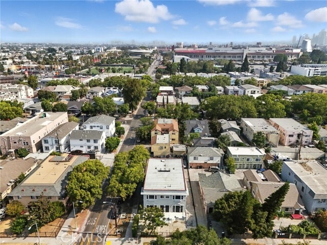 Building Photo - 875 W 41st Dr