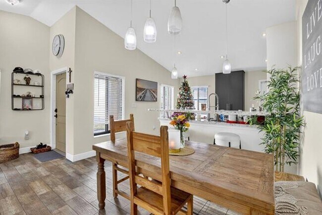 Building Photo - 691 Willow Grove Terrace