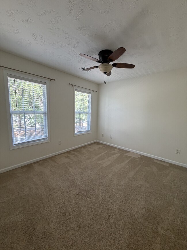 Building Photo - 44 Cutter Cir