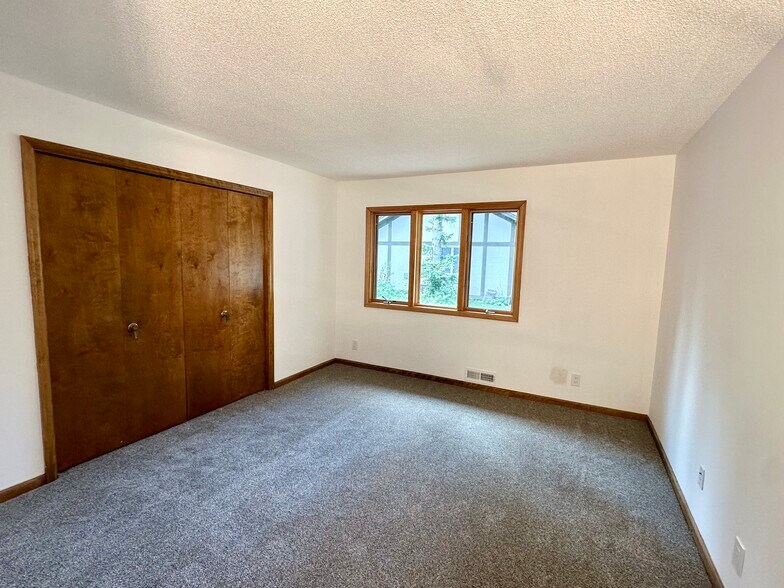 Building Photo - 7301 Glouchester Dr