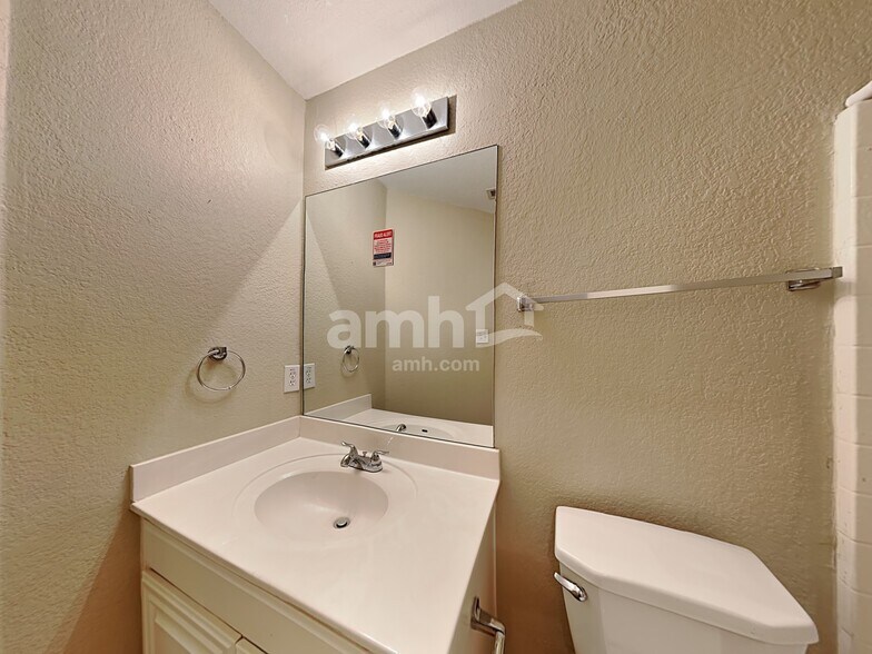 Building Photo - 6038 Mountain Mdw