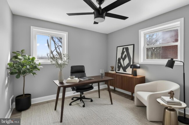 Building Photo - 146 Joliet St