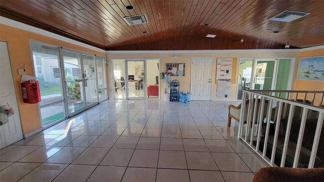 Building Photo - 826 Sky Lake Cir