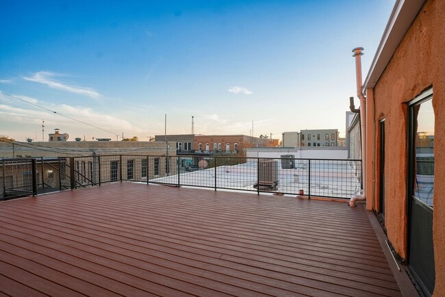 Building Photo - 210 E Washington Ave