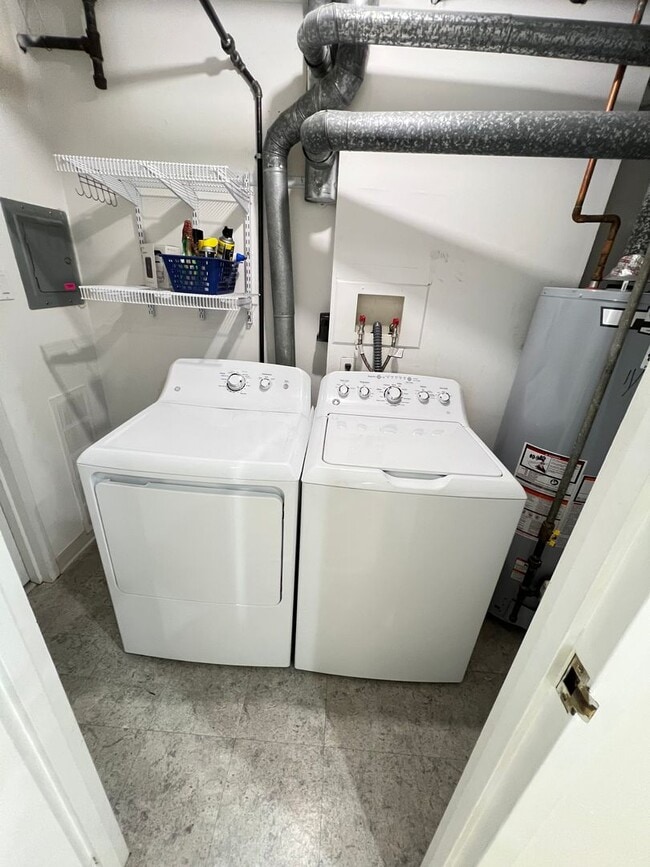 Building Photo - Newly renovated 3-bedroom, 2.5-bath home in Philadelphia’s Art Museum area