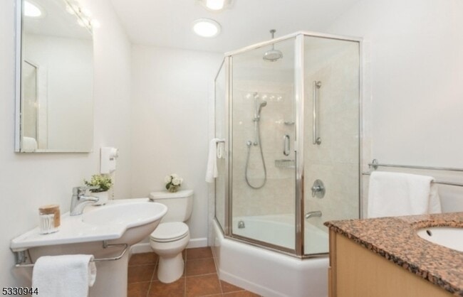 Building Photo - 7 Evergreen Terrace