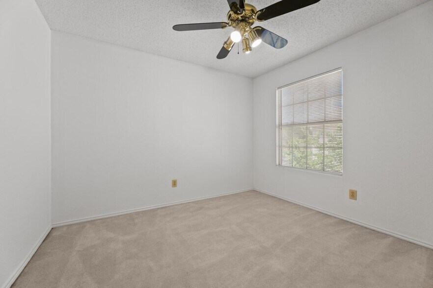 Building Photo - Stylish Fort Worth Home Near Chisholm Trail!