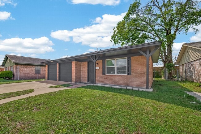 Building Photo - 148 W Whitney St