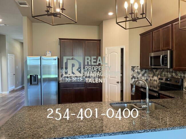 Building Photo - DEAL ALERT!!! 3 Bedroom, 2 Bathroom Home f...