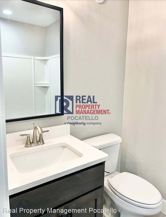 Building Photo - 3 br, 2.5 bath House - 189 Park Lawn #7