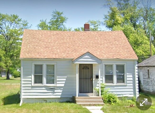 Building Photo - 4727 Massachusetts St