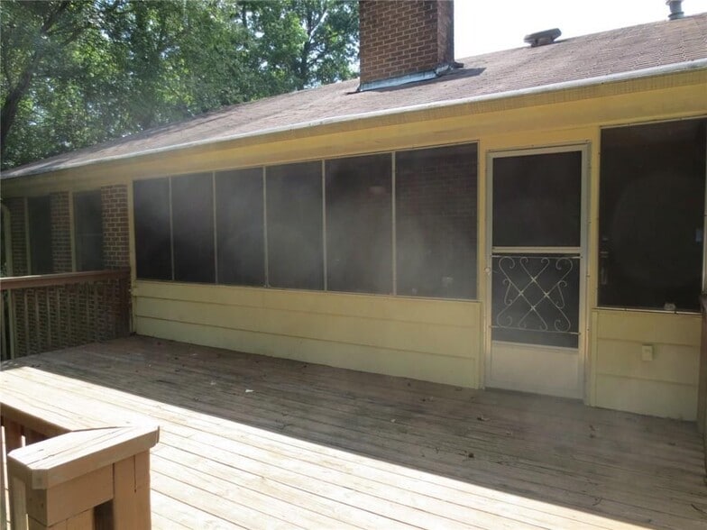 Building Photo - 220 Lantern Ridge Ct