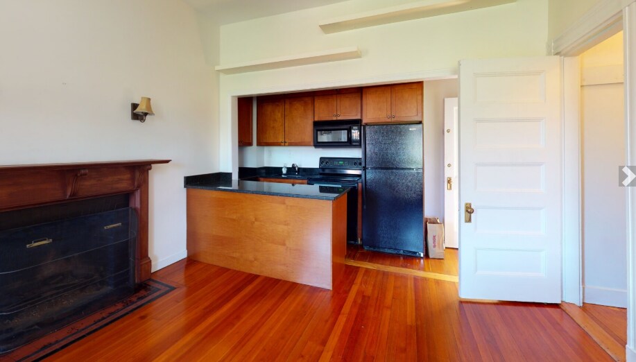 Building Photo - 591 Beacon St