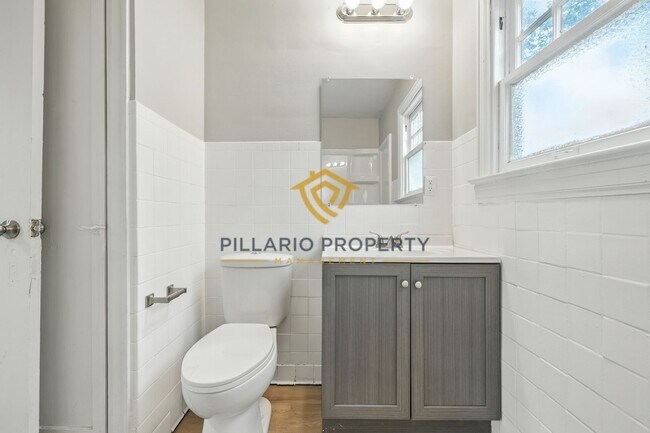 Building Photo - Beautifully Renovated 2-Bedroom Home Near Indy Motor Speedway, Available NOW!