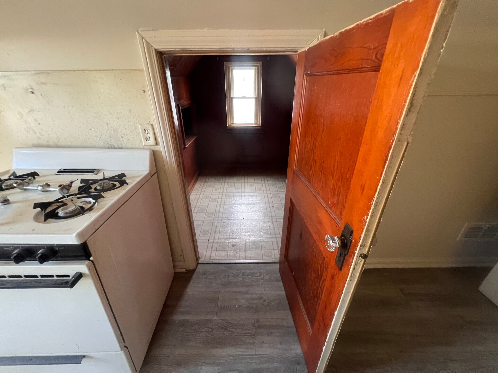 Unit-2: A nook / Small room for storage - 7543 Paige Ave