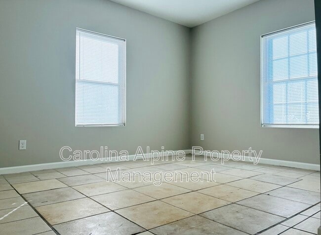 Building Photo - 110 N Webb St