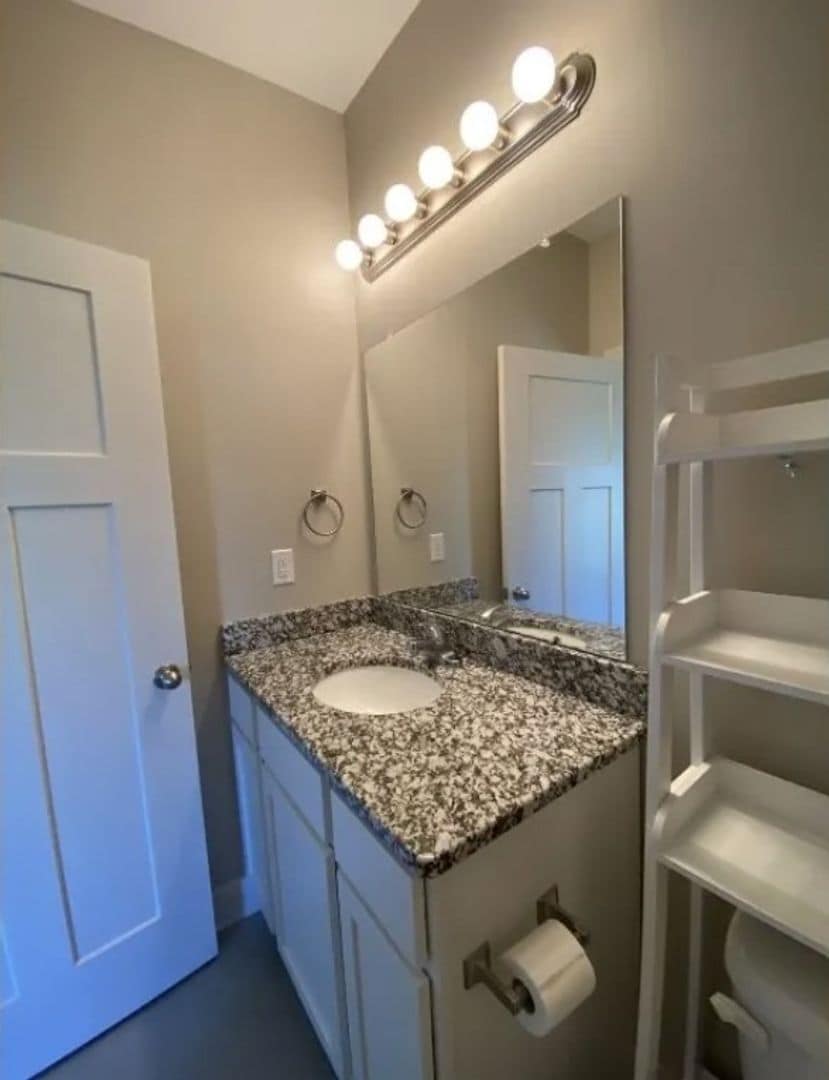 Building Photo - 8160 E 34th Ct S