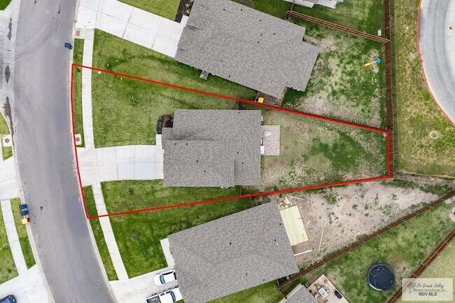 Building Photo - 2168 Grove Ln
