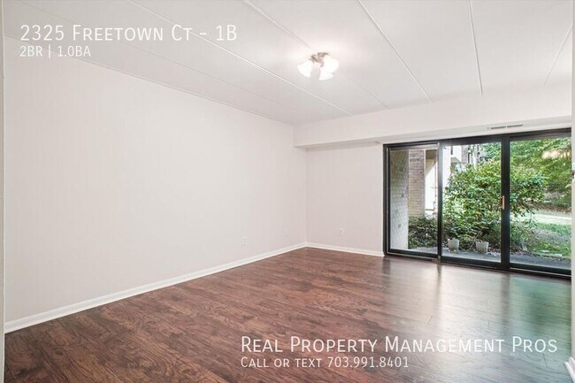 Building Photo - 2325 Freetown Ct