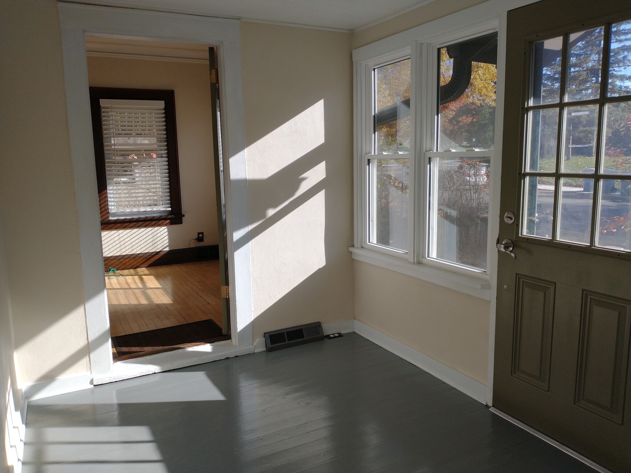 Building Photo - 1315 29th Ave NE