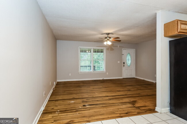 Building Photo - 3996 King Dr