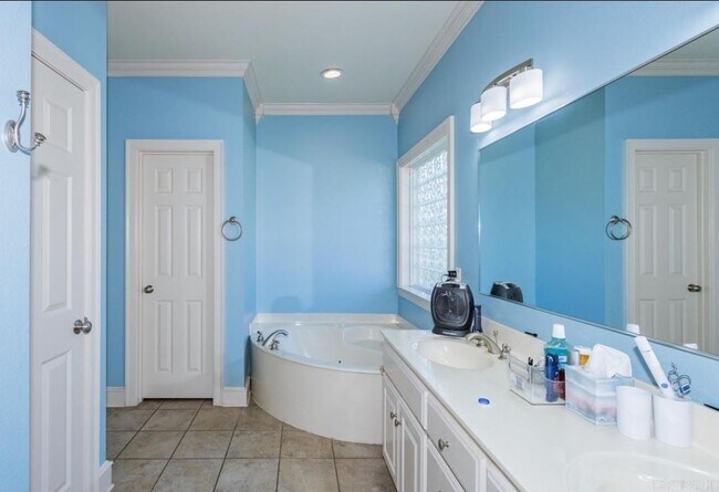 Building Photo - 108 Bouriese Cir