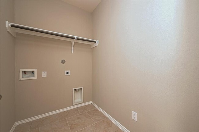 Building Photo - 8402 Coral Cove Pass Ln