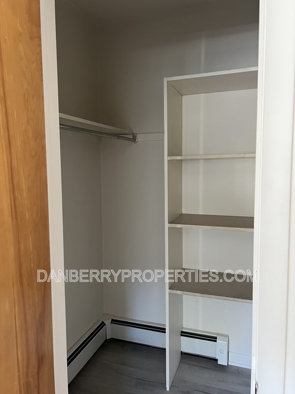 Building Photo - 3940 Jackman Rd