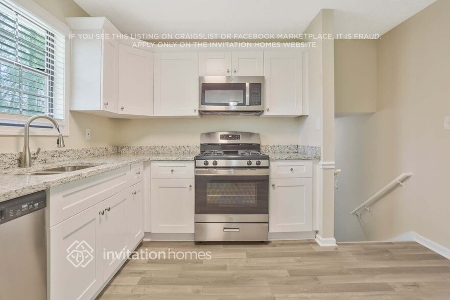 Building Photo - 350 Edna Dr