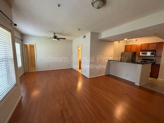 Building Photo - 1250 Parkwood Cir SE