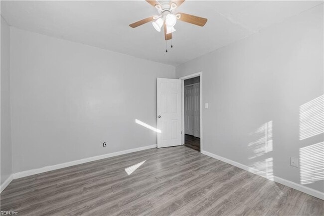 Building Photo - 3221 Hyde Cir