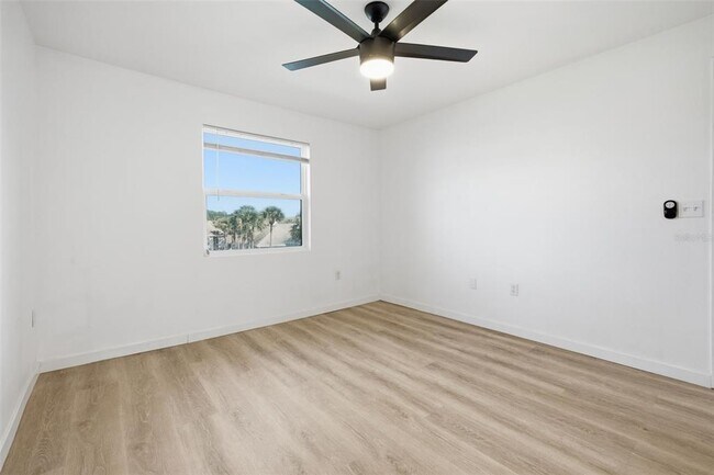 Building Photo - 3038 Parkway Blvd
