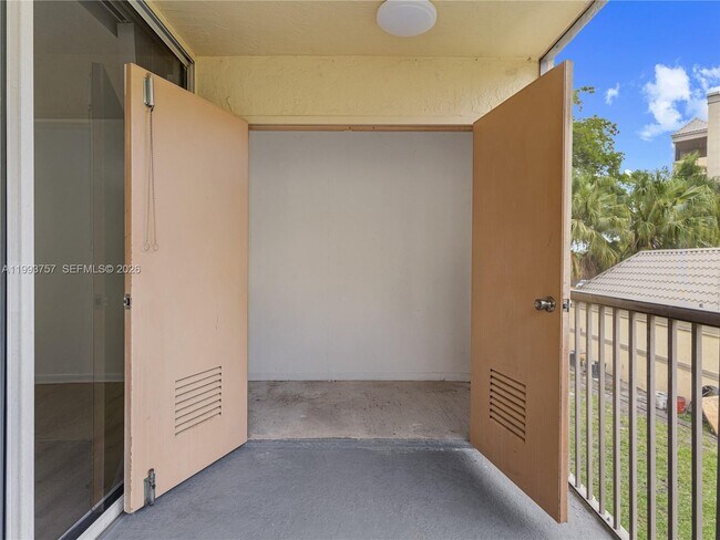 Building Photo - 8343 Lake Dr