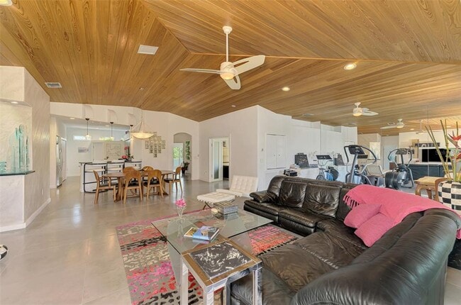 Building Photo - 412 Treasure Boat Way