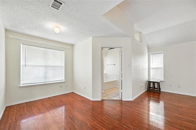 Building Photo - 2711 Primrose Ln