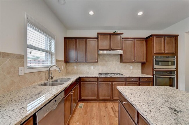Building Photo - 3332 Twinrose Pl