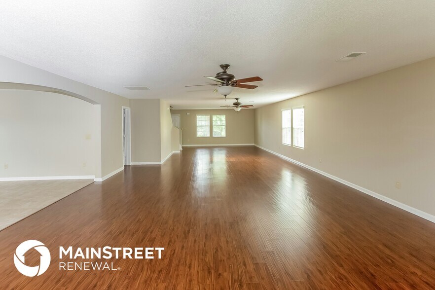 Building Photo - 9966 Chariden Dr