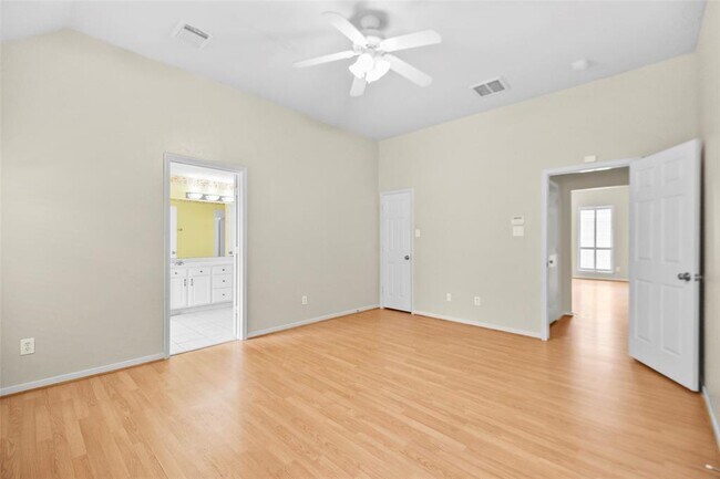 Building Photo - 3642 Slocom Dr