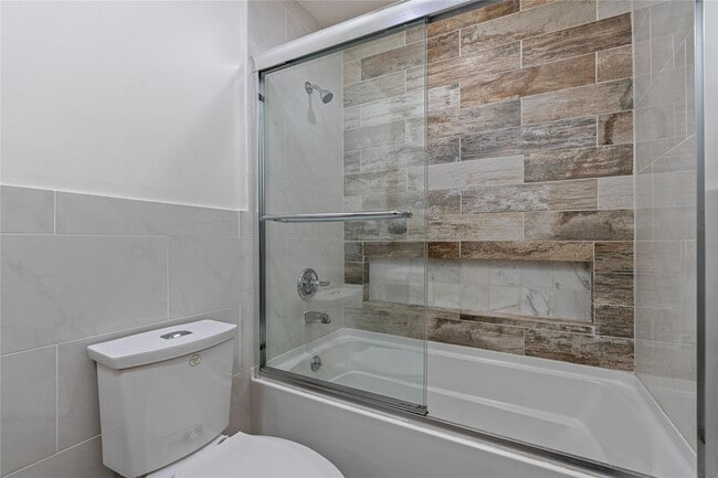 Building Photo - 167 NW 115th Terrace