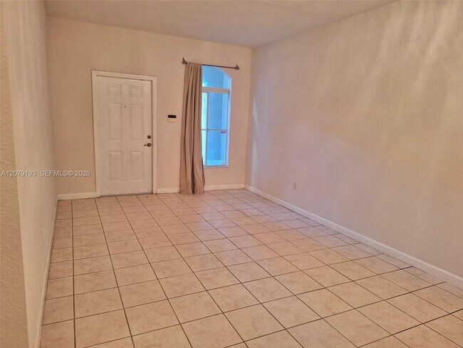 Building Photo - 5770 NW 113th Pl