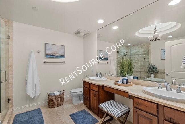 Building Photo - 12044 Hoffman St