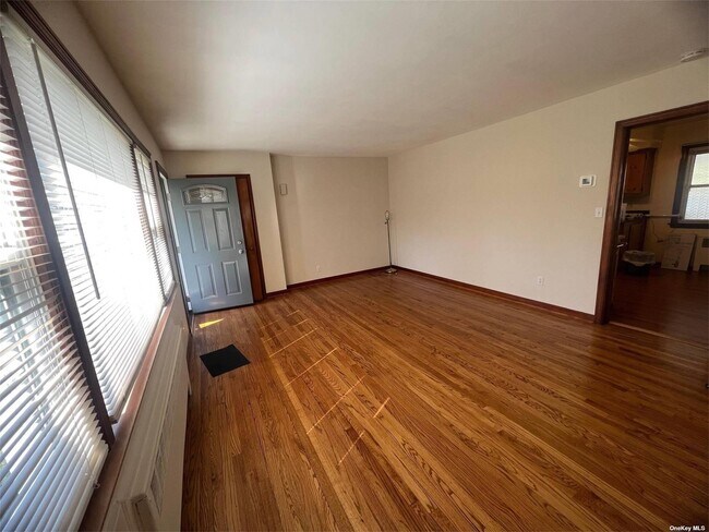 Building Photo - 38 Cromwell Pl