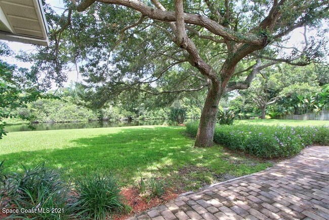 Building Photo - 4240 Wood Haven Dr
