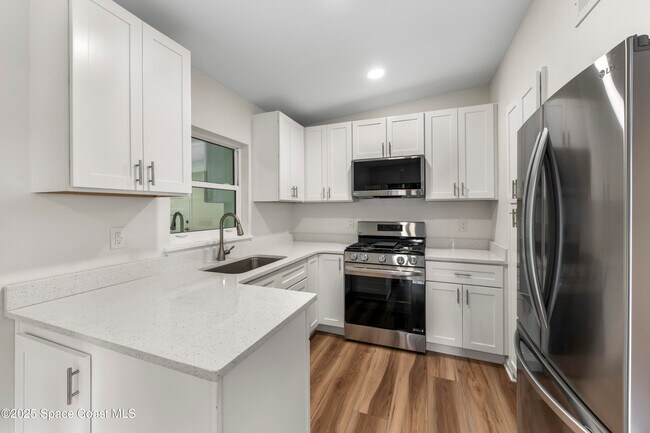 Building Photo - 34 W Azalea Cir