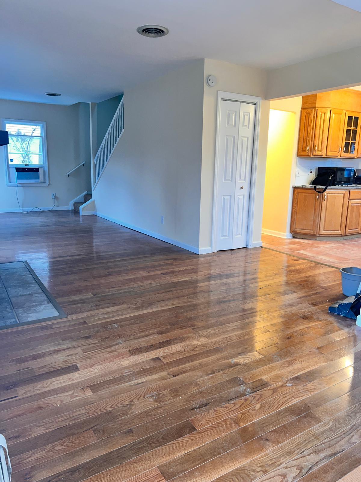 Livingroom - 32 E Grand Ave