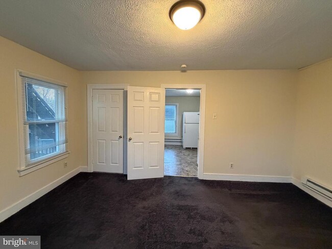 Building Photo - 406 S Cameron St