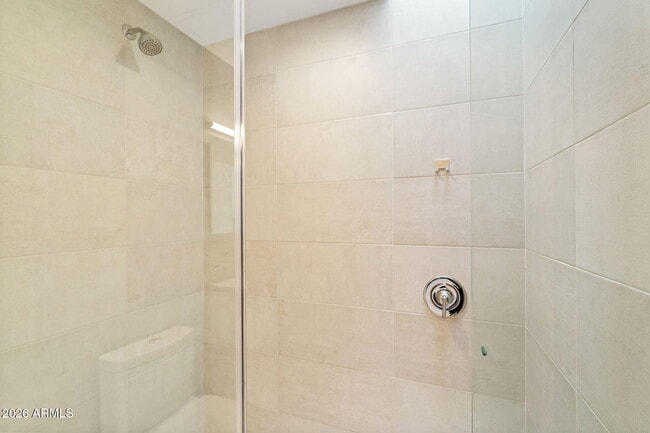 Building Photo - 1337 E Polk St